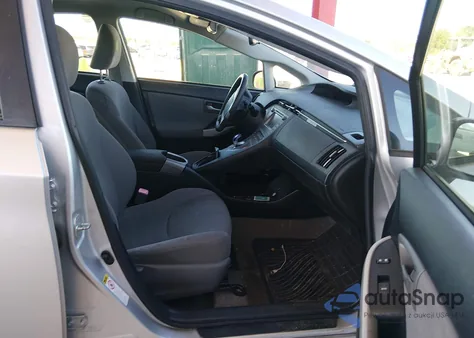 2013 Toyota Prius Two z USA, uszkodzony, nr VIN JTDKN3DU9D5572220